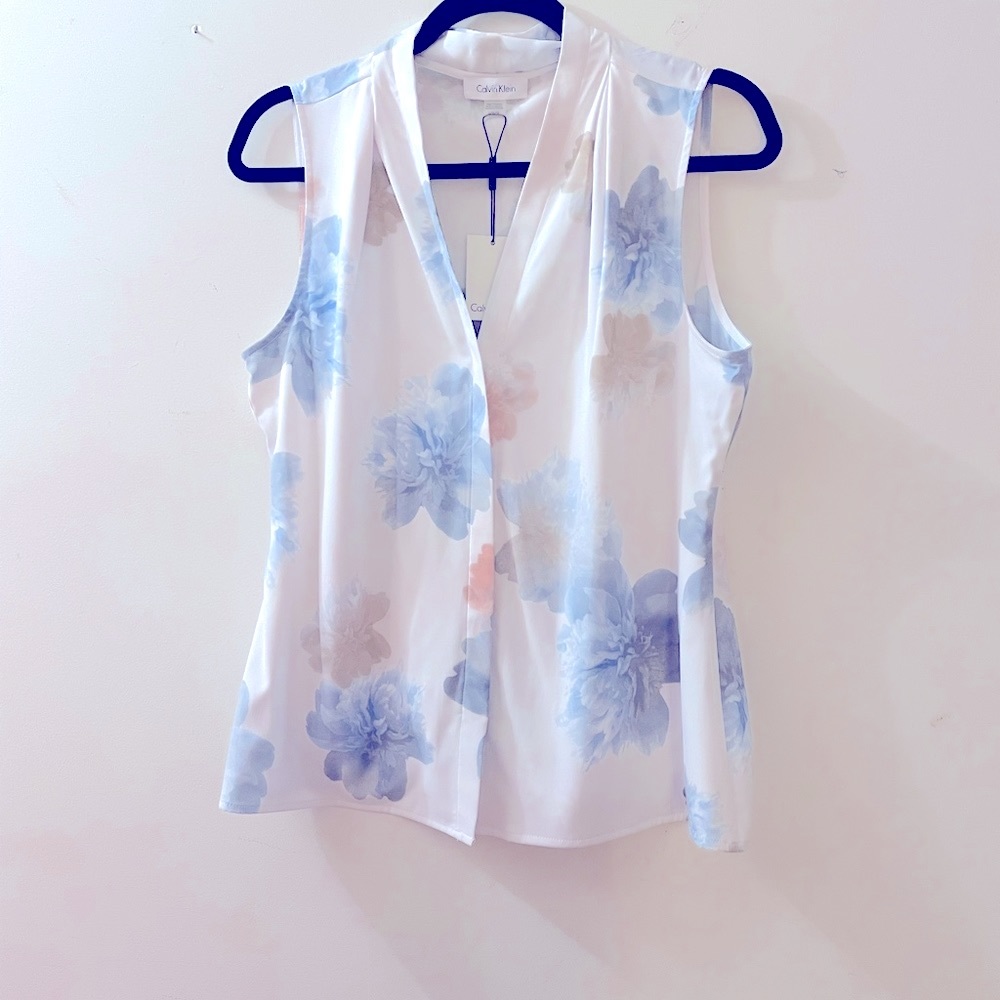Calvin Klein sleeveless blouse. Large.
